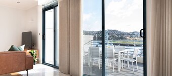 Luxury Waterfront Stay!