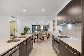 Fridge, microwave, oven, stovetop - Temple Dream - Swim Out Apartment (Port Douglas)