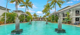 Temple Dream - Swim Out Apartment