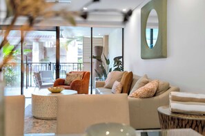 TV - Temple Dream - Swim Out Apartment (Port Douglas)