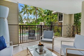 Terrace/patio - Temple Bliss - Swim Out Apartment (Port Douglas)