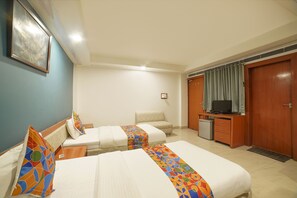 Egyptian cotton sheets, premium bedding, in-room safe, free WiFi - Fabhotel Pleasure Inn (Bhopal)