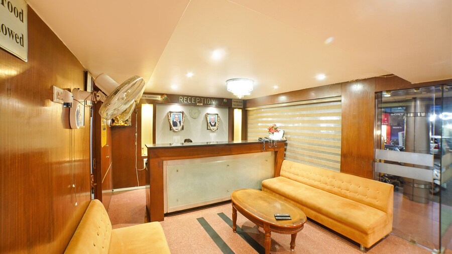 Fabhotel Pleasure Inn
