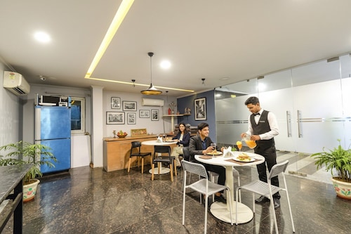 Fabhotel Cinco Primera Nr LV Prasad, Banjara Hills