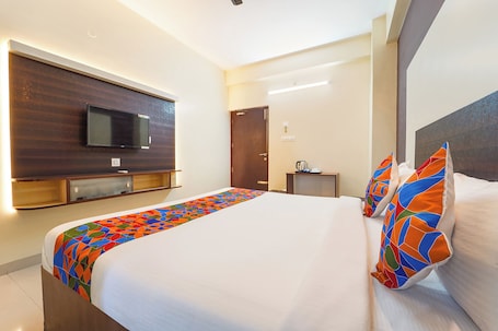 Egyptian cotton sheets, premium bedding, in-room safe, free WiFi