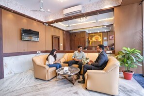 Reception - Fabhotel Sunshine Residency (Navi Mumbai)