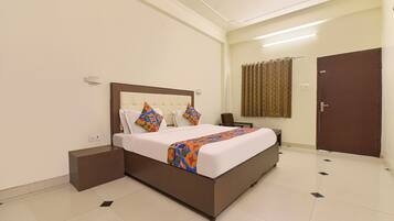 Premium Room | Egyptian cotton sheets, premium bedding, in-room safe, free WiFi