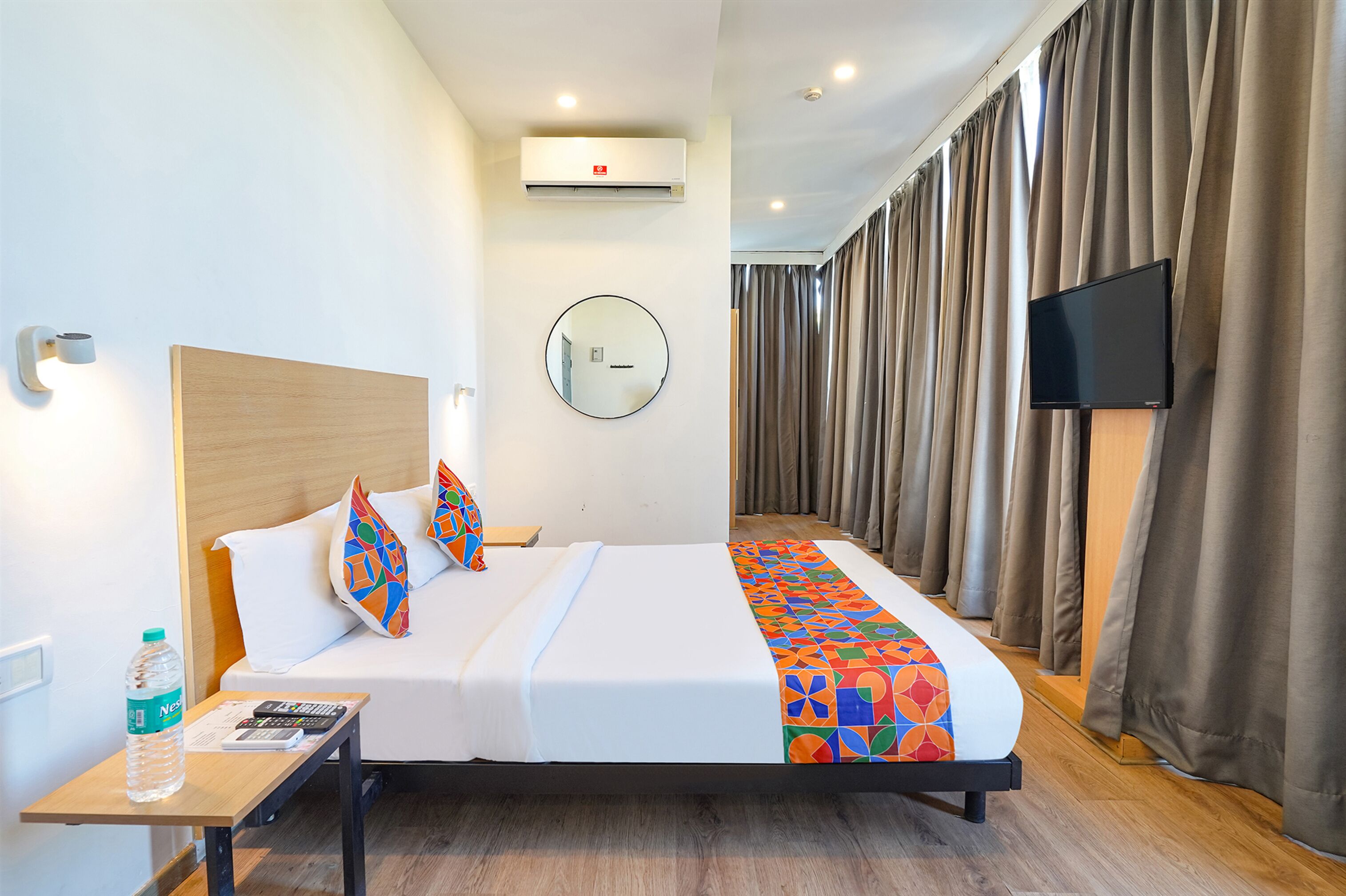 Egyptian cotton sheets, premium bedding, in-room safe, free WiFi