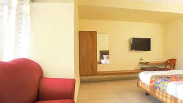 Egyptian cotton sheets, premium bedding, in-room safe, free WiFi