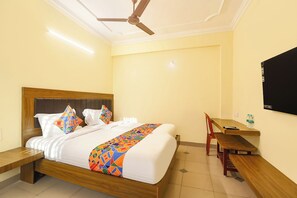 Egyptian cotton sheets, premium bedding, in-room safe, free WiFi - Fabhotel Gt Galaxy Park (Chennai)
