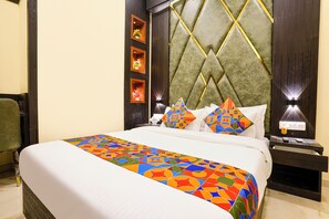 Deluxe Room | Egyptian cotton sheets, premium bedding, in-room safe, free WiFi