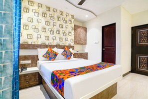 Premium Room | Egyptian cotton sheets, premium bedding, in-room safe, free WiFi