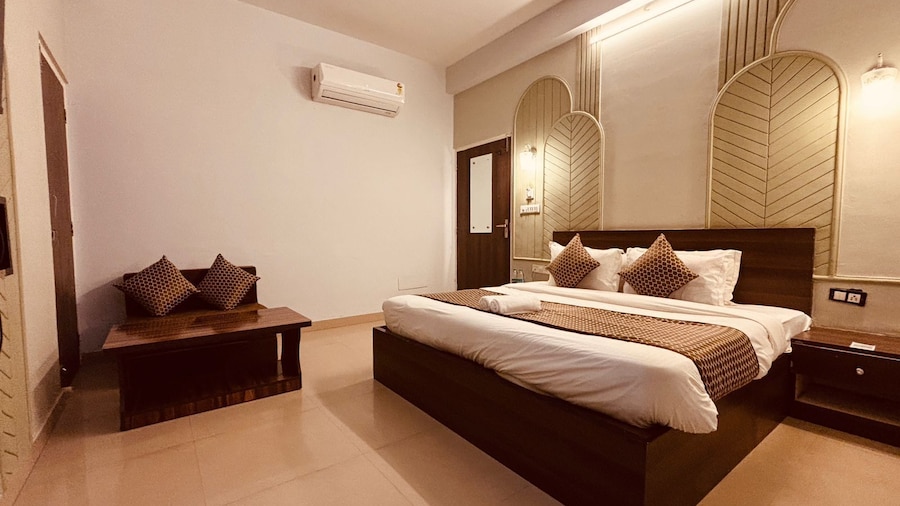 Fabhotel Majestic Heights