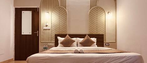 プレミアム ルーム | エジプト綿のシーツ、高級寝具、低反発ベッド、セーフティボックス (室内)