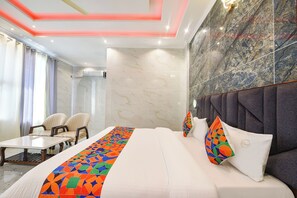 Egyptian cotton sheets, premium bedding, in-room safe, free WiFi - Fabhotel Paradise (Kharar)