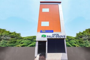 Exterior - FabHotel Prime Palm Grove (Mumbai)