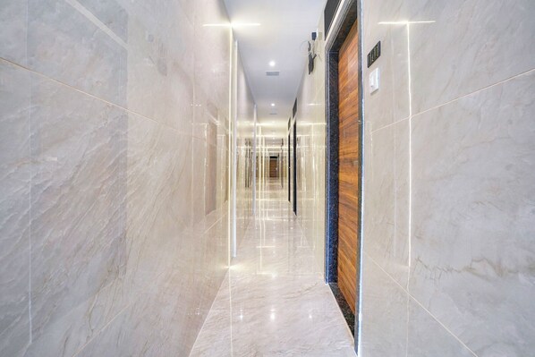 Lobby - FabHotel Prime Palm Grove (Mumbai)