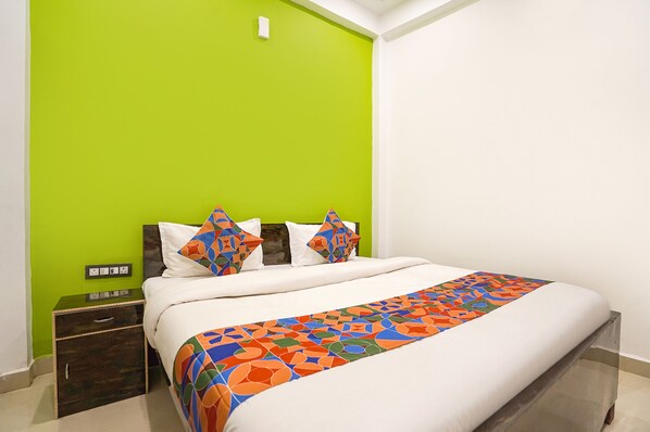 Egyptian cotton sheets, premium bedding, in-room safe, free WiFi