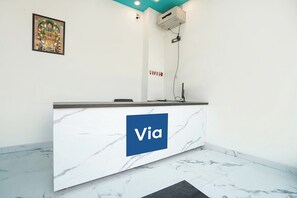 Quầy tiếp tân