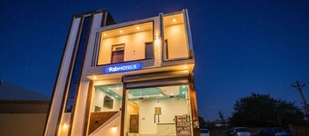 FabExpress Awadh Royal