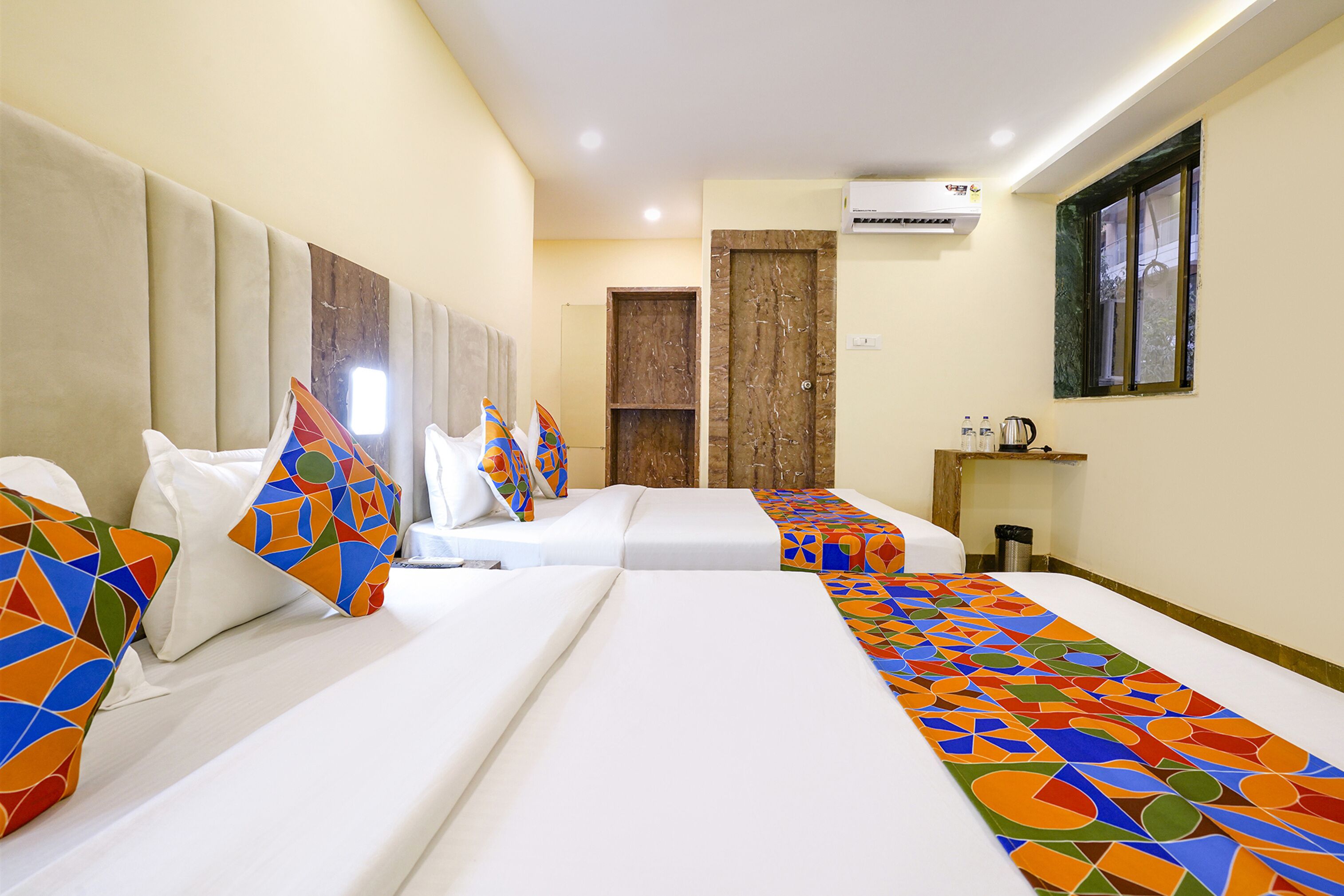 Egyptian cotton sheets, premium bedding, in-room safe, free WiFi