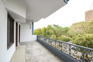 Balcony - Fabhotel Silver Stone (Noida)