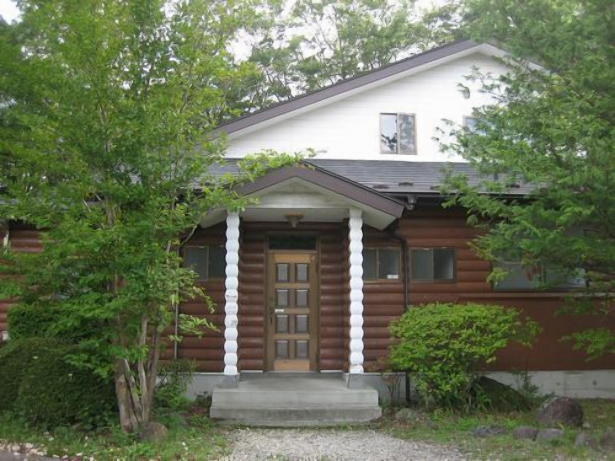 تفاصيل الفند ق من الخارج