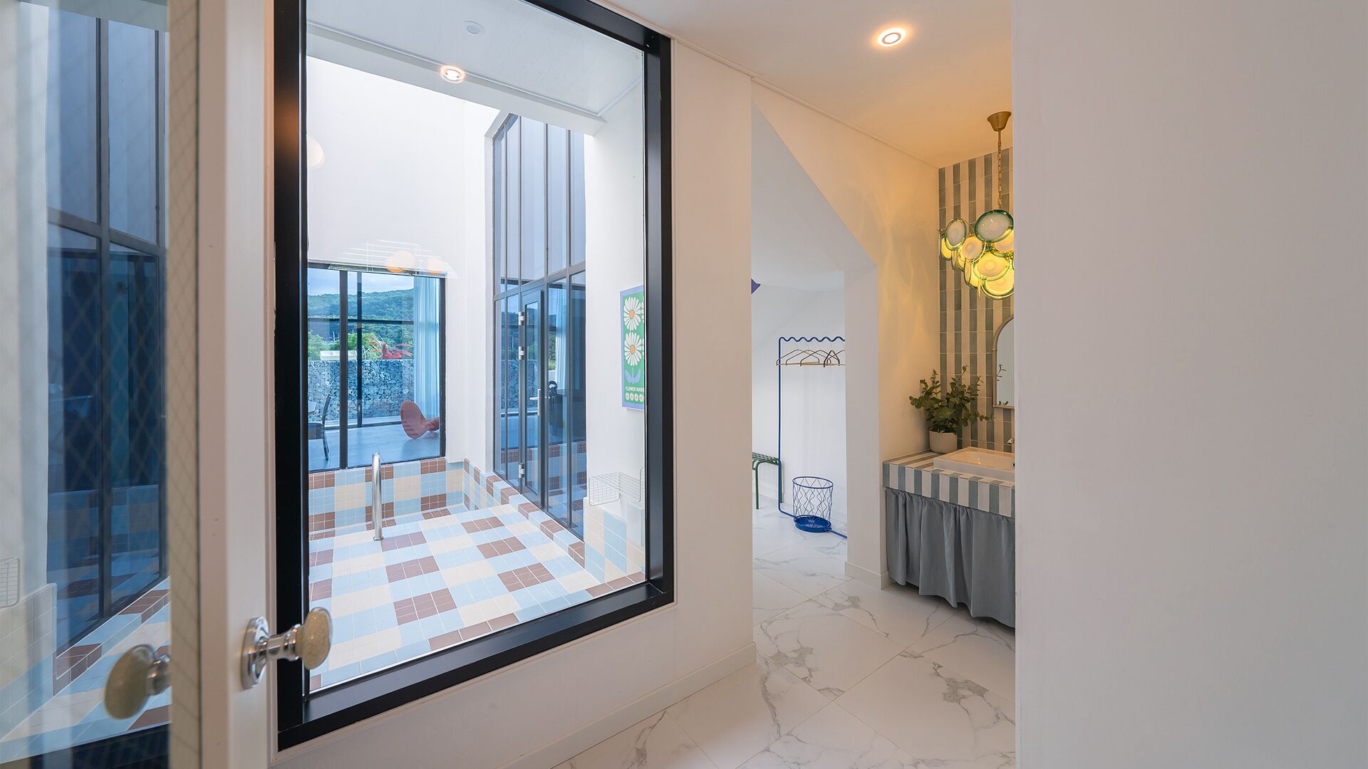 ROSE | 1 bedroom, desk, soundproofing, WiFi (free)