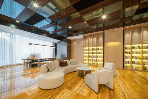 Meilun Hotel Xian Qujiang Convention Center Mixc