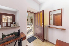 Interior - Fairy-Tale Tiny House From 17th Century, Koper, Slovenia (Koper)