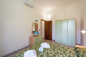 1 dormitori, wifi gratuïta i roba de llit