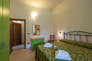 1 quarto, Wi-Fi de cortesia, roupa de cama