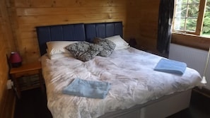 3 bedrooms, WiFi, bed sheets - Spacious 3 bedroom cabin at Avonvale Holiday Lodge (Evesham)