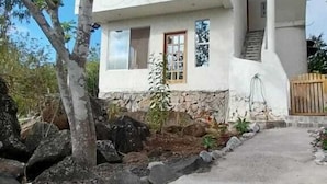 Front of property - Cabañas Don Jorge (Puerto Baquerizo Moreno)