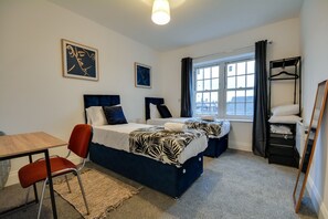 2 quartos, ferros/tábuas de passar roupa, Wi-Fi, roupa de cama