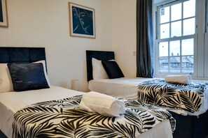 2 室のベッドルーム、アイロン / アイロン台、WiFi、ベッドシーツ