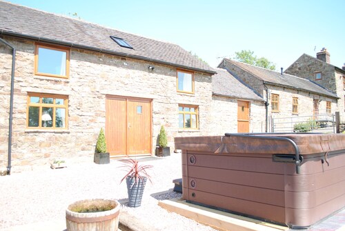 The Barn at Brambles Farm - Sleeps 6, Hot Tub
