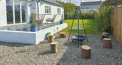 Aberporth 2-Bed Cottage , Sleeps 4 & Pet Friendly