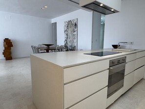 Private kitchen - Misterhost Luxury Penthouse Arenal Terrace (Sevilla)