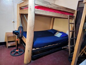 8 chambres, fer et planche à repasser, Wi-Fi
