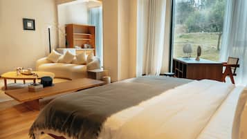 Elite Double Room, Hill View | Premium bedding, minibar, desk, laptop workspace