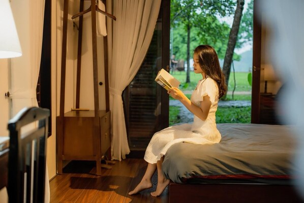 Villa, utsikt mot innsjø | 5 soverom, skrivebord og skrivebord for bærbar PC