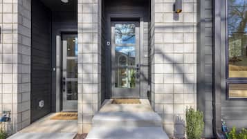 House (1 Bedroom) | Interior