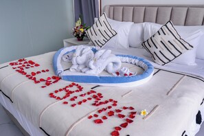 3 bedrooms, iron/ironing board, travel cot, WiFi