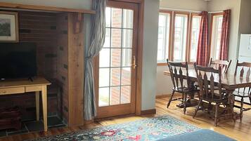 Televisión, chimenea