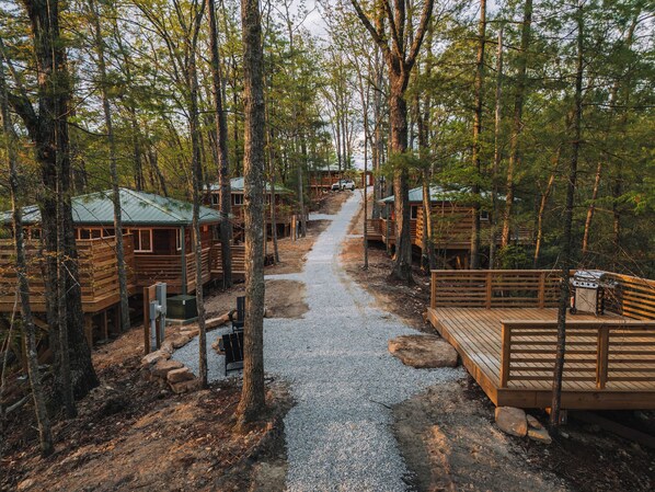 Property grounds - 'Wren' - One of our cute and tidy Lookout Cabins (Rogers)