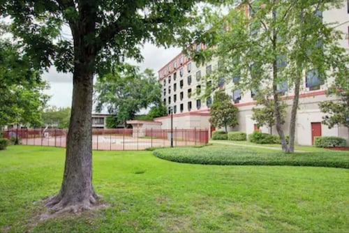 Signature Hotel