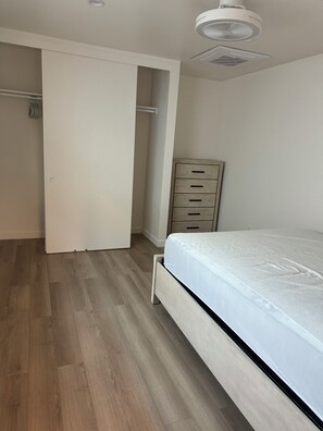 1 bedroom, in-room safe, iron/ironing board, free WiFi