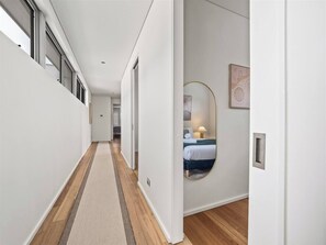 4 Schlafzimmer, Schreibtisch, Bügeleisen/Bügelbrett, WLAN