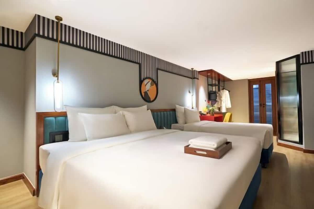 Sengetøy av topp kvalitet, dundyner, senger med overmadrass og minibar